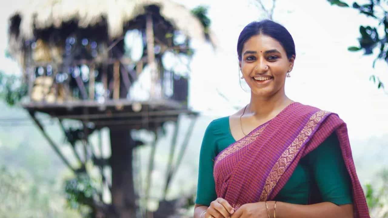 ನಟಿ ಸಪ್ತಮಿ ಗೌಡ ಅವರು ‘ಕಾಂತಾರ’ ಸಿನಿಮಾ ಬಳಿಕ ದೊಡ್ಡ ಮಟ್ಟದಲ್ಲಿ ಯಶಸ್ಸು ಕಂಡಿದ್ದಾರೆ. ಅವರನ್ನು ಹಲವು ಆಫರ್ಗಳು ಹುಡುಕಿಕೊಂಡು ಬರುತ್ತಿವೆ.
