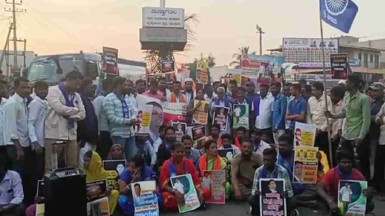 ಗೋಕಾಕ್​ನ ಸಮಾವೇಶದಲ್ಲಿ ಸತೀಶ್ ಜಾರಕಿಹೊಳಿ ಬಗ್ಗೆ ಮಾತನಾಡಿದ್ರೆ ವೇದಿಕೆಗೆ ನುಗ್ಗಿ ಹೊಡೆಯುತ್ತೇವೆ: ಶಾಸಕ ಯತ್ನಾಳ್​​ಗೆ ಸತೀಶ್ ಬೆಂಬಲಿಗರ ಎಚ್ಚರಿಕೆ