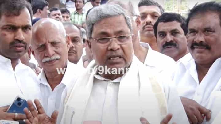 ಬಸ್ಗಳು ಅಣಿಯಾದ ಕೂಡಲೇ ಕಾಂಗ್ರೆಸ್ ಪಕ್ಷದ ಯಾತ್ರೆ ಶುರುವಾಗುತ್ತದೆ: ಸಿದ್ದರಾಮಯ್ಯ ಬಸ್ಗಳು ಅಣಿಯಾದ ಕೂಡಲೇ ಕಾಂಗ್ರೆಸ್ ಪಕ್ಷದ ಯಾತ್ರೆ ಶುರುವಾಗುತ್ತದೆ: ಸಿದ್ದರಾಮಯ್ಯ