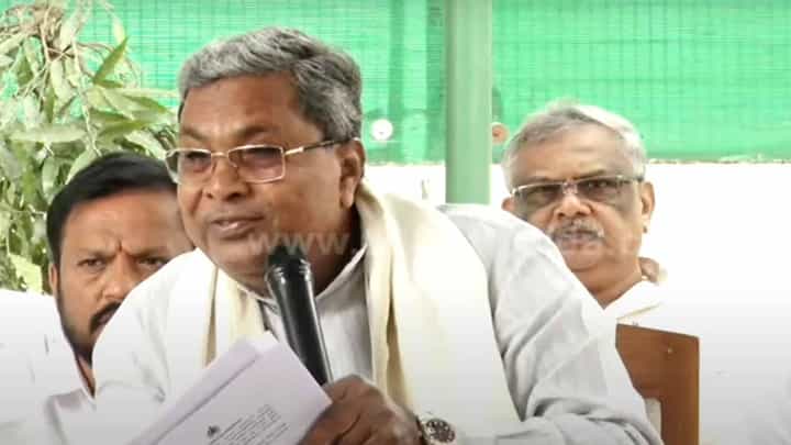 ಪುನೀತ್ ರಾಜಕುಮಾರ್ಗೆ ‘ಕರ್ನಾಟಕ ರತ್ನ’ ನೀಡುತ್ತಿರುವುದು ಸ್ವಾಗತಾರ್ಹ, ಆದರೆ ಸರ್ಕಾರ ಹೇಳೋದು ಯಾಕೆ? ಸಿದ್ದರಾಮಯ್ಯ ಪುನೀತ್ ರಾಜಕುಮಾರ್ಗೆ ‘ಕರ್ನಾಟಕ ರತ್ನ’ ನೀಡುತ್ತಿರುವುದು ಸ್ವಾಗತಾರ್ಹ, ಆದರೆ ಸರ್ಕಾರ ಹೇಳೋದು ಯಾಕೆ? ಸಿದ್ದರಾಮಯ್ಯ
