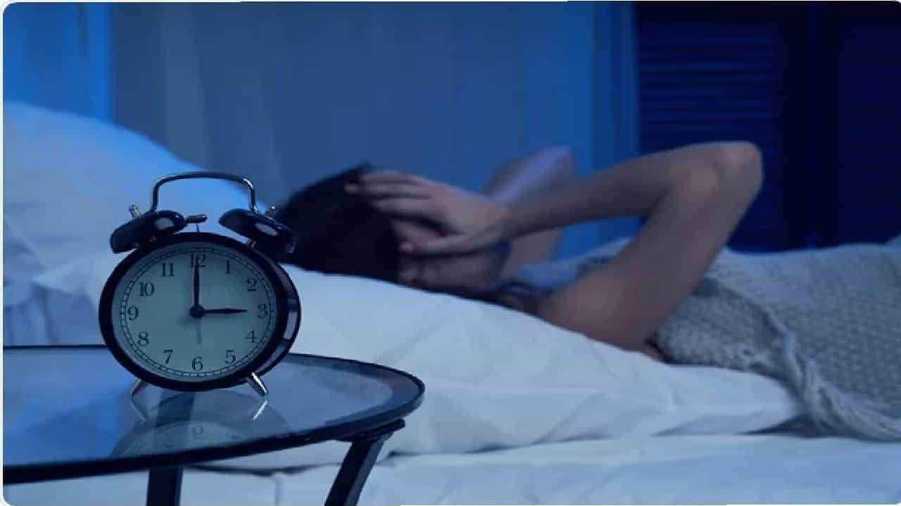 Sleep Disorders: ನಿದ್ರಾಹೀನತೆ ದೂರಮಾಡಲು ನೀವು ಅತಿಯಾಗಿ ಮಾತ್ರೆಗಳನ್ನು ತೆಗೆದುಕೊಳ್ಳುತ್ತಿದ್ದರೆ ಎಚ್ಚರವಹಿಸಿ Sleep Disorders: ನಿದ್ರಾಹೀನತೆ ದೂರಮಾಡಲು ನೀವು ಅತಿಯಾಗಿ ಮಾತ್ರೆಗಳನ್ನು ತೆಗೆದುಕೊಳ್ಳುತ್ತಿದ್ದರೆ ಎಚ್ಚರವಹಿಸಿ
