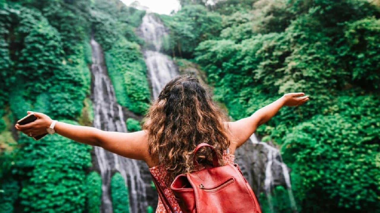 Solo Female Travelers: ಮಹಿಳೆಯರೇ ಸುರಕ್ಷಿತವಾಗಿ ಹಾಗೂ ಒಬ್ಬಂಟಿಯಾಗಿ ಭೇಟಿ ನೀಡಬಹುದಾದ ಕೆಲವೊಂದು ಪ್ರವಾಸಿ ತಾಣಗಳು ಇಲ್ಲಿವೆ Solo Female Travelers: ಮಹಿಳೆಯರೇ ಸುರಕ್ಷಿತವಾಗಿ ಹಾಗೂ ಒಬ್ಬಂಟಿಯಾಗಿ ಭೇಟಿ ನೀಡಬಹುದಾದ ಕೆಲವೊಂದು ಪ್ರವಾಸಿ ತಾಣಗಳು ಇಲ್ಲಿವೆ