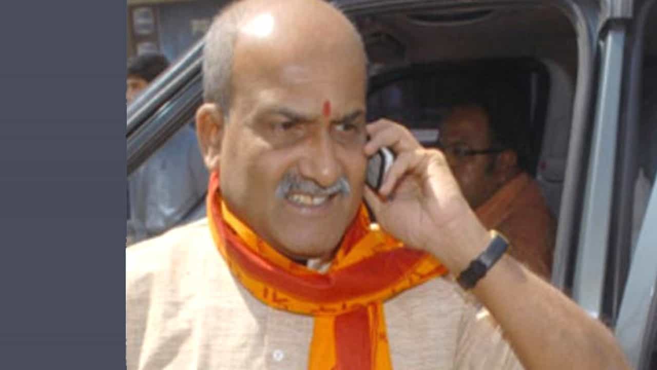 Threat Call: ಗುರುವಾರ ರಾತ್ರಿ ಶ್ರೀ ರಾಮ ಸೇನೆಯ ಪ್ರಮೋದ್ ಮುತಾಲಿಕ್ಗೆ 4 ಜೀವ ಬೆದರಿಕೆ ಕರೆಗಳು Threat Call: ಗುರುವಾರ ರಾತ್ರಿ ಶ್ರೀ ರಾಮ ಸೇನೆಯ ಪ್ರಮೋದ್ ಮುತಾಲಿಕ್ಗೆ 4 ಜೀವ ಬೆದರಿಕೆ ಕರೆಗಳು
