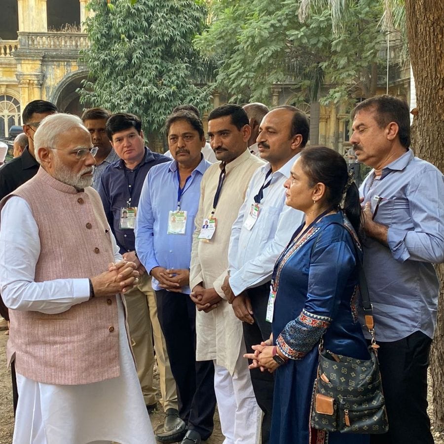 Modi visited the site of the collapsed suspension bridge
