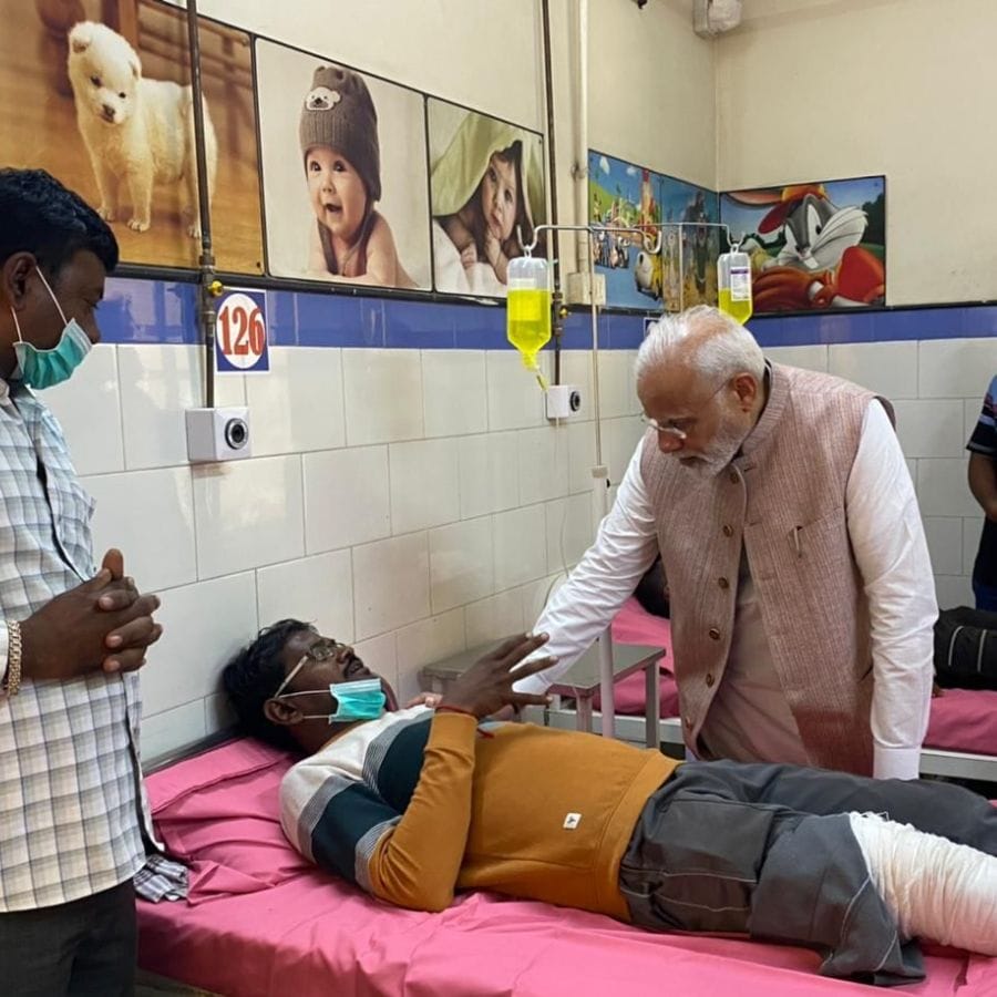 Modi visited the site of the collapsed suspension bridge
