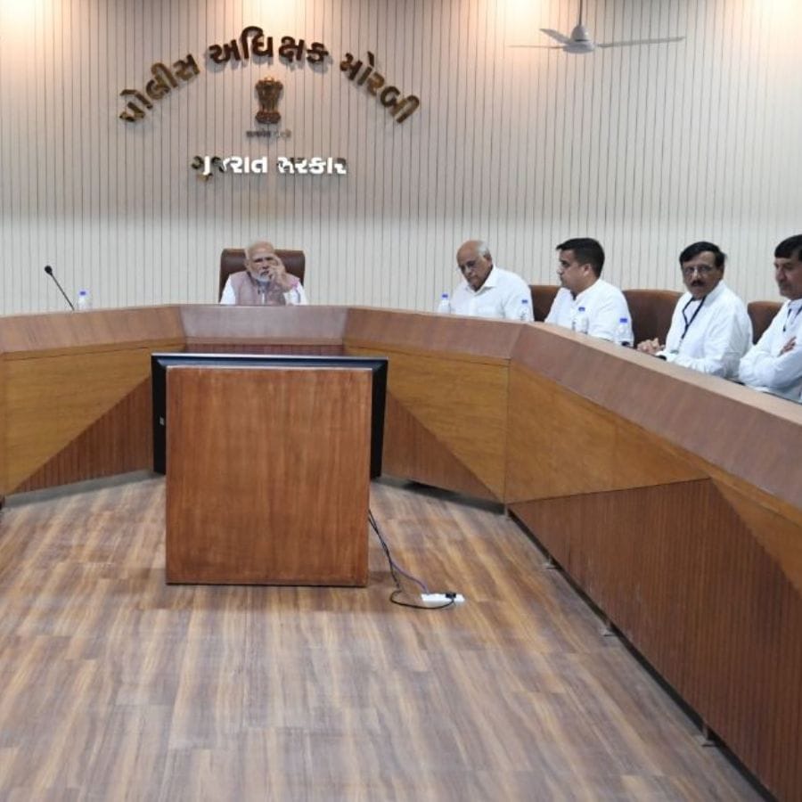 Modi visited the site of the collapsed suspension bridge
