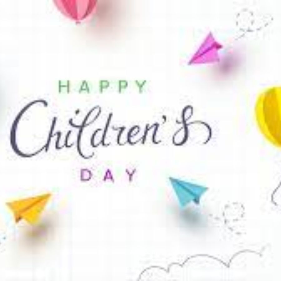 ನವೆಂಬರ್ ತಿಂಗಳು ಬಂತೆಂದರೆ ಸಾಕು ಮಕ್ಕಳಿಗೆ ಎಲ್ಲಿಲ್ಲದ ಸಂಭ್ರಮವೋ ಸಂಭ್ರಮ. ಮಕ್ಕಳಿಗೆ ಮಾತ್ರವಲ್ಲದೆ ಹಿರಿಯರಿಗೂ ಕೂಡ ತಮ್ಮ ಬಾಲ್ಯದಲ್ಲಿ ಮಕ್ಕಳ ದಿನಾಚರಣೆಯನ್ನು ಹೇಗೆ ಆಚರಿಸುತ್ತಿದ್ದೆವು ಎಂದು ಮೆಲುಕು ಹಾಕುತ್ತಾರೆ. ಯಾಕೆಂದರೆ ಅವರು ಕೂಡ ಸಡಗರದಿಂದ ಈ ದಿನವನ್ನು ಹಬ್ಬವಾಗಿಯೇ ಆಚರಿಸುತ್ತಿದ್ದರು.