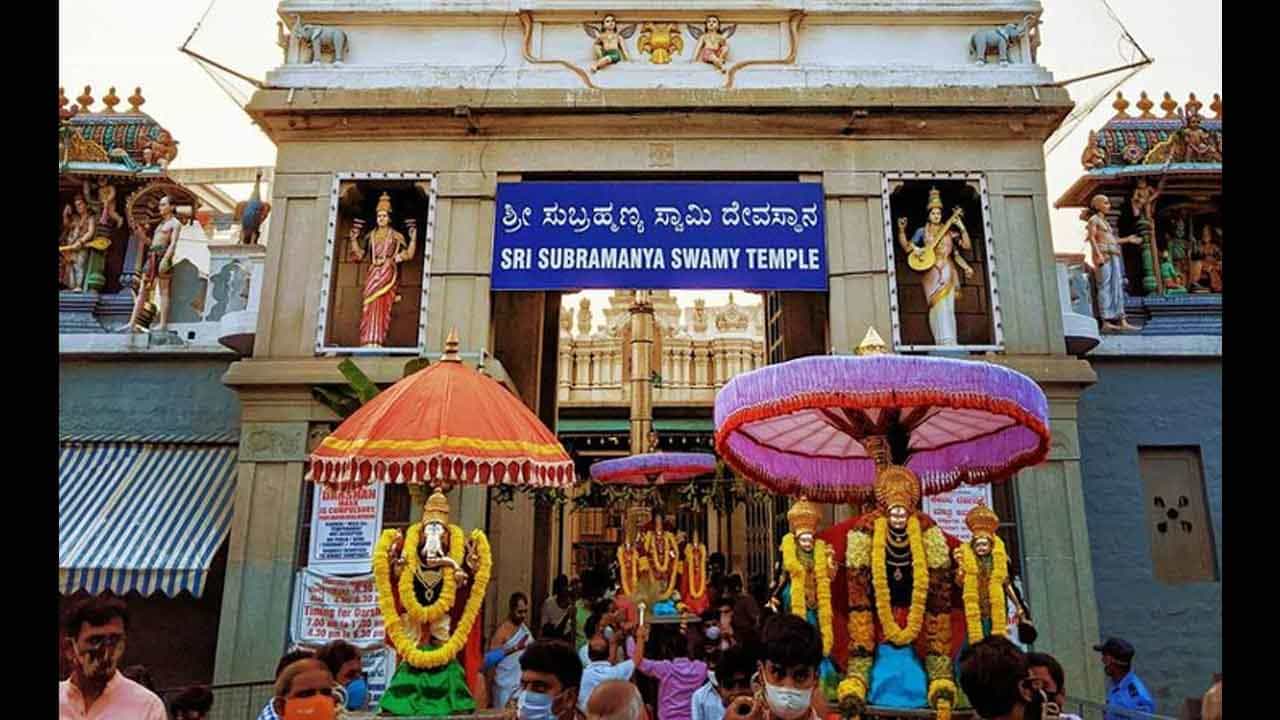ಮುಸ್ಲಿಂ ವ್ಯಾಪಾರಿಗಳ ಬಾಯ್ಕಾಟ್: ಹಿಂದೂಪರ ಸಂಘಟನೆ ವಿರುದ್ಧ ಬೆಂಗಳೂರು ಬೀದಿ ಬದಿ ವ್ಯಾಪಾರಿ ಸಂಘಟನೆಗಳ ಒಕ್ಕೂಟ ಕಿಡಿ