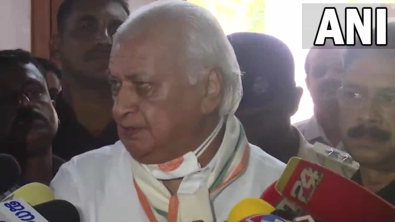 ಕೈರಳಿ ಮತ್ತು ಮೀಡಿಯಾ ಒನ್ನ ಪತ್ರಕರ್ತರು ಪತ್ರಿಕಾಗೋಷ್ಠಿಯಿಂದ ಹೊರನಡೆಯಿರಿ ಎಂದ ಕೇರಳ ರಾಜ್ಯಪಾಲ ಆರಿಫ್ ಮೊಹಮ್ಮದ್ ಖಾನ್ ಕೈರಳಿ ಮತ್ತು ಮೀಡಿಯಾ ಒನ್ನ ಪತ್ರಕರ್ತರು ಪತ್ರಿಕಾಗೋಷ್ಠಿಯಿಂದ ಹೊರನಡೆಯಿರಿ ಎಂದ ಕೇರಳ ರಾಜ್ಯಪಾಲ ಆರಿಫ್ ಮೊಹಮ್ಮದ್ ಖಾನ್