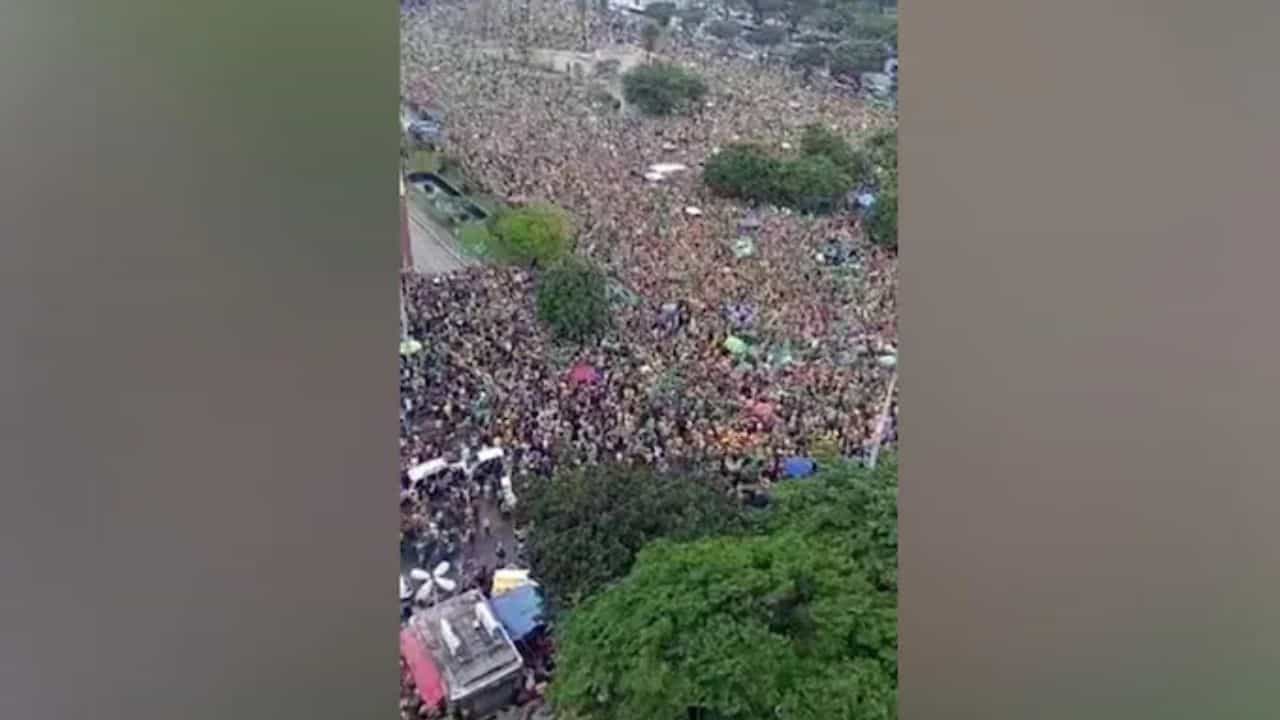 Brazil Presidential Election: ಬ್ರೆಜಿಲ್ ಅಧ್ಯಕ್ಷೀಯ ಚುನಾವಣೆಯಲ್ಲಿ ಸೋತ ಜೈರ್ ಬೋಲ್ಸನಾರೊ, ಬೆಂಬಲಿಗರಿಂದ ಹೆಚ್ಚಿದ ಪ್ರತಿಭಟನೆ Brazil Presidential Election: ಬ್ರೆಜಿಲ್ ಅಧ್ಯಕ್ಷೀಯ ಚುನಾವಣೆಯಲ್ಲಿ ಸೋತ ಜೈರ್ ಬೋಲ್ಸನಾರೊ, ಬೆಂಬಲಿಗರಿಂದ ಹೆಚ್ಚಿದ ಪ್ರತಿಭಟನೆ