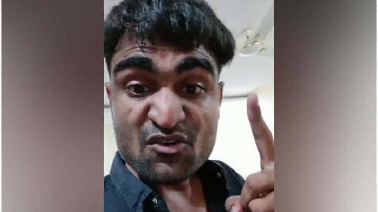 Murder: ರೆಸಾರ್ಟ್ನಲ್ಲಿ ಯುವತಿಯ ಕತ್ತು ಸೀಳಿ, ಶವದೊಂದಿಗೆ ವಿಡಿಯೋ ಮಾಡಿದ ಕೊಲೆಗಾರ! Murder: ರೆಸಾರ್ಟ್ನಲ್ಲಿ ಯುವತಿಯ ಕತ್ತು ಸೀಳಿ, ಶವದೊಂದಿಗೆ ವಿಡಿಯೋ ಮಾಡಿದ ಕೊಲೆಗಾರ!