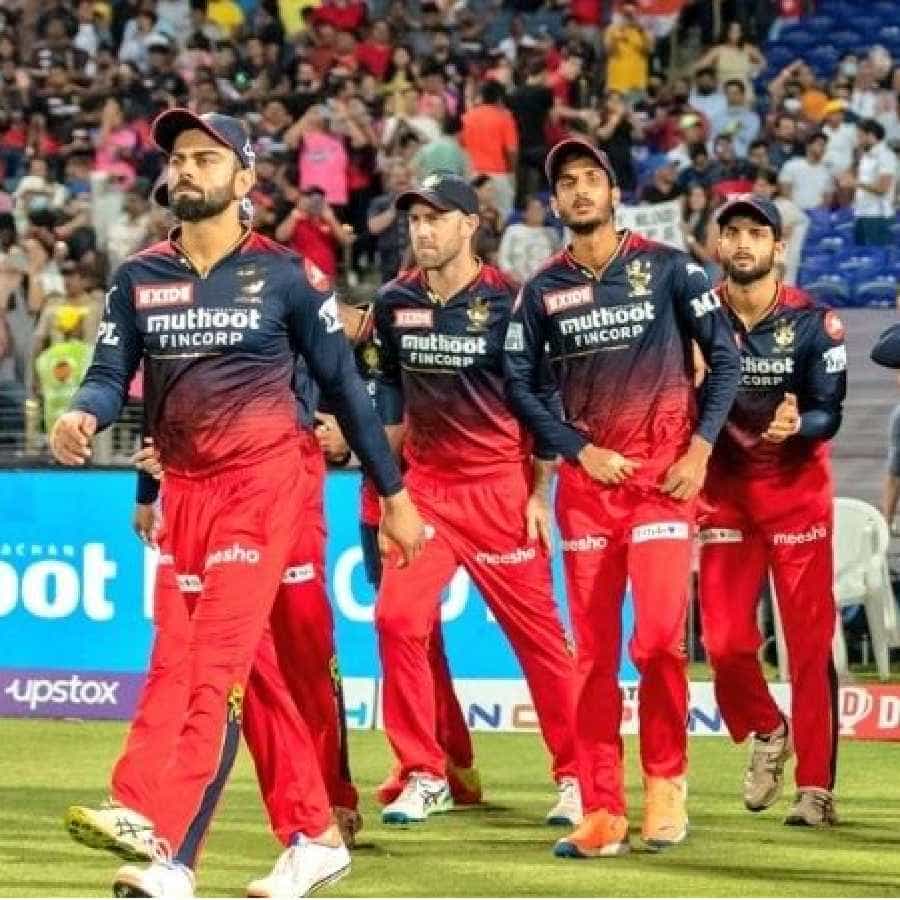 ಐಪಿಎಲ್ ಆರಂಭಕ್ಕೂ ಮುನ್ನವೇ ಆರ್ಸಿಬಿ ತಂಡಕ್ಕೆ ಹೊಸ ಚಿಂತೆ ಶುರುವಾಗಿದೆ. ಏಕೆಂದರೆ ಒಂದೆಡೆ ಎಲ್ಲಾ ತಂಡಗಳು ಮಿನಿ ಹರಾಜಿಗಾಗಿ ಭರ್ಜರಿ ಪ್ಲ್ಯಾನ್ ರೂಪಿಸುತ್ತಿದ್ದರೆ, ಅತ್ತ ಆರ್ಸಿಬಿ ಉಳಿಸಿಕೊಂಡಿರುವ ಗ್ಲೆನ್ ಮ್ಯಾಕ್ಸ್ವೆಲ್ ಐಪಿಎಲ್ ಆರಂಭಕ್ಕೆ ಅಲಭ್ಯರಾಗುವ ಸುಳಿವು ನೀಡಿದ್ದಾರೆ.