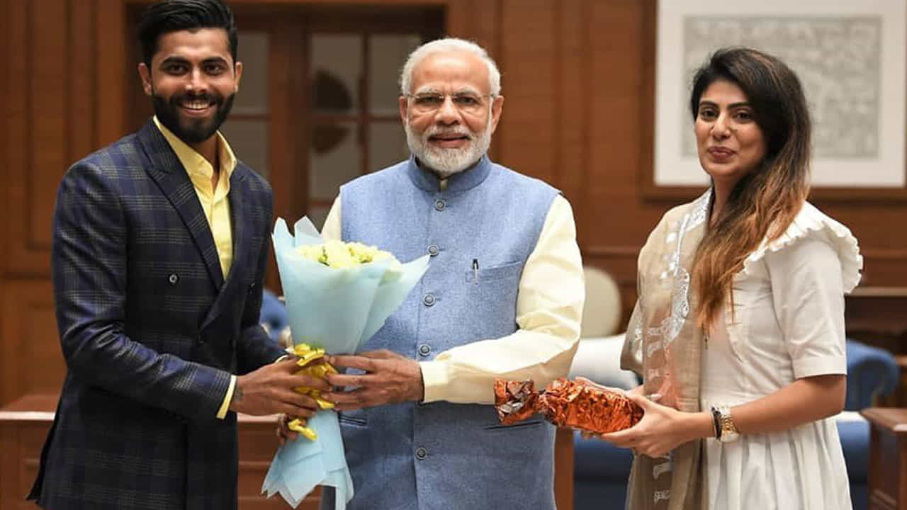 ಗುಜರಾತ್ ಚುನಾವಣೆ: ಕ್ರಿಕೆಟಿಗ ರವೀಂದ್ರ ಜಡೇಜಾ ಪತ್ನಿ ಮತ್ತು ಸಹೋದರಿ ಒಂದೇ ಕ್ಷೇತ್ರದಿಂದ ಸ್ಪರ್ಧೆ? ಗುಜರಾತ್ ಚುನಾವಣೆ: ಕ್ರಿಕೆಟಿಗ ರವೀಂದ್ರ ಜಡೇಜಾ ಪತ್ನಿ ಮತ್ತು ಸಹೋದರಿ ಒಂದೇ ಕ್ಷೇತ್ರದಿಂದ ಸ್ಪರ್ಧೆ?