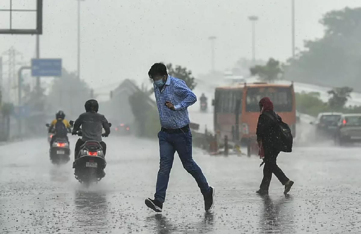 Karnataka Rain: ಕರಾವಳಿ, ದಕ್ಷಿಣ ಒಳನಾಡಿನಲ್ಲಿ ಇಂದು ಮಿಂಚು ಸಹಿತ ಮಳೆ; ಬೆಂಗಳೂರು ಸೇರಿ ಹಲವೆಡೆ ಹಳದಿ ಅಲರ್ಟ್​ ಘೋಷಣೆ