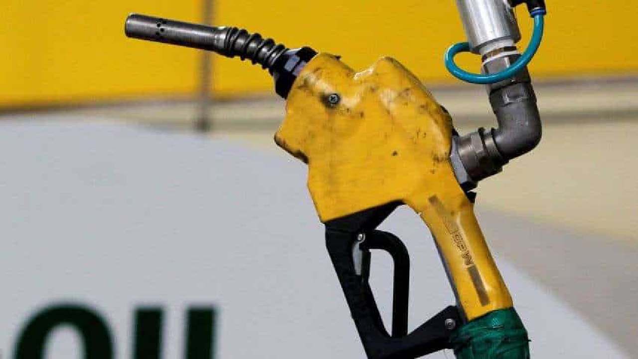 Petrol Price on November 5: ಬೆಂಗಳೂರು, ಶಿವಮೊಗ್ಗ ಸೇರಿದಂತೆ ನಿಮ್ಮ ಜಿಲ್ಲೆಗಳಲ್ಲಿ ಇಂದಿನ ಪೆಟ್ರೋಲ್, ಡೀಸೆಲ್ ಬೆಲೆ ಎಷ್ಟು?