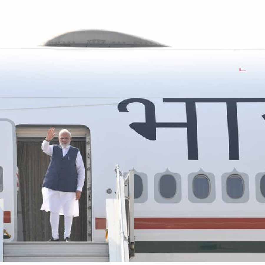 Prime Minister Modi was given a grand welcome when he went to Indonesia for the G20 summit.