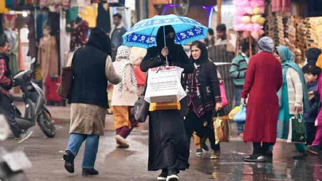 Rain Updates: ಈ ರಾಜ್ಯಗಳಲ್ಲಿ ಇನ್ನೂ ಕೆಲವು ದಿನ ಭಾರೀ ಮಳೆ ಸಾಧ್ಯತೆ; ಕೇರಳ, ತಮಿಳುನಾಡಿಗೆ ಹಳದಿ ಅಲರ್ಟ್ Rain Updates: ಈ ರಾಜ್ಯಗಳಲ್ಲಿ ಇನ್ನೂ ಕೆಲವು ದಿನ ಭಾರೀ ಮಳೆ ಸಾಧ್ಯತೆ; ಕೇರಳ, ತಮಿಳುನಾಡಿಗೆ ಹಳದಿ ಅಲರ್ಟ್