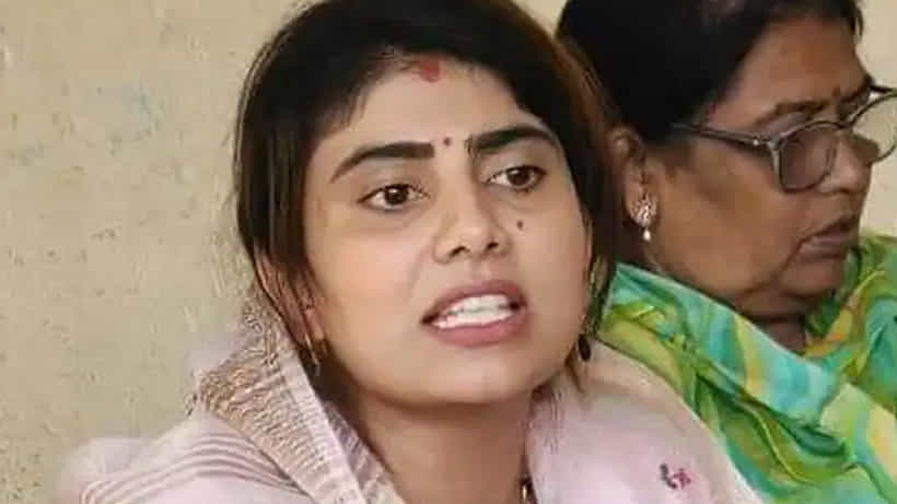 ಜಾಮ್ನಗರ ಉತ್ತರ ಕ್ಷೇತ್ರದಿಂದ ಕ್ರಿಕೆಟಿಗ ರವೀಂದ್ರ ಸಿಂಗ್ ಜಡೇಜಾ ಪತ್ನಿ ರಿವಾಬಾ ಜಡೇಜಾ ಕಣಕ್ಕೆ