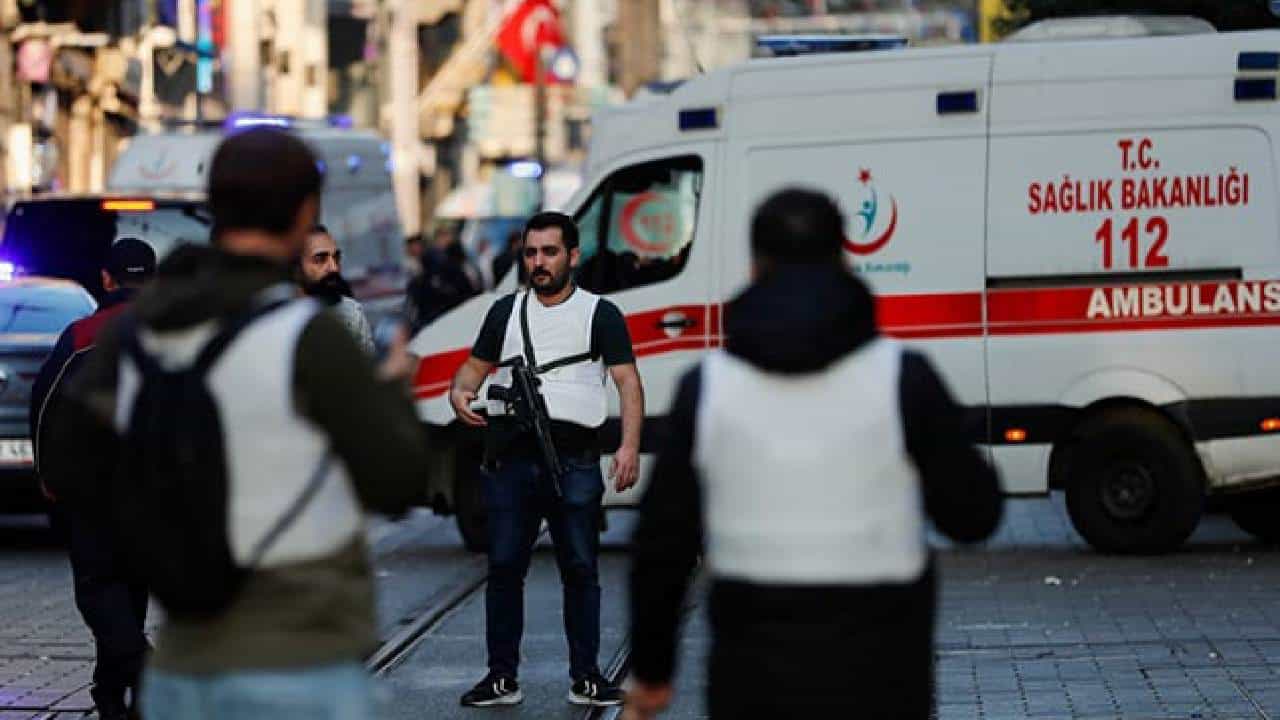Istanbul Blast: ಟರ್ಕಿಯ ಇಸ್ತಾಂಬುಲ್ ಸ್ಫೋಟ ಪ್ರಕರಣ; ಬಾಂಬ್ ಇಟ್ಟ ಶಂಕಿತನ ಬಂಧನ Istanbul Blast: ಟರ್ಕಿಯ ಇಸ್ತಾಂಬುಲ್ ಸ್ಫೋಟ ಪ್ರಕರಣ; ಬಾಂಬ್ ಇಟ್ಟ ಶಂಕಿತನ ಬಂಧನ