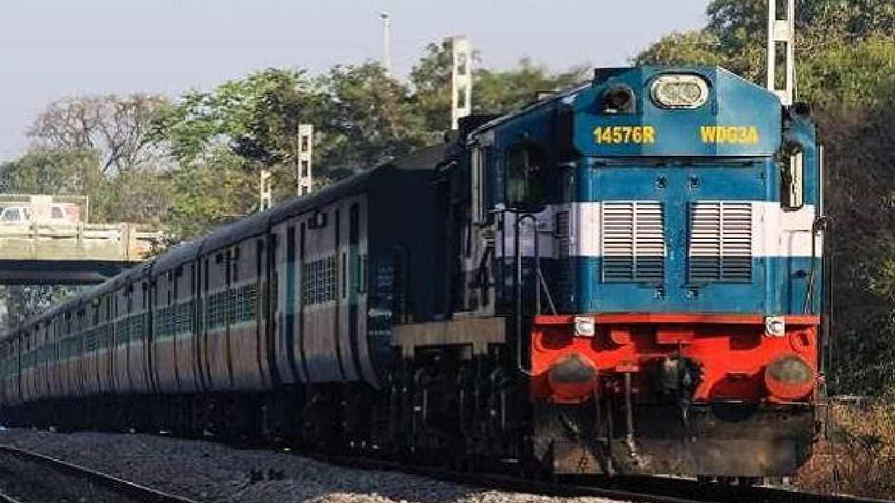 ವಂದೇ ಭಾರತ್ ರೈಲಿಗೆ ಇಂದು ಪ್ರಧಾನಿ ಮೋದಿ ಚಾಲನೆ: ಬೆಂಗಳೂರಿನಲ್ಲಿ 11 ರೈಲುಗಳ ಸಂಚಾರದಲ್ಲಿ ವ್ಯತ್ಯಯ ವಂದೇ ಭಾರತ್ ರೈಲಿಗೆ ಇಂದು ಪ್ರಧಾನಿ ಮೋದಿ ಚಾಲನೆ: ಬೆಂಗಳೂರಿನಲ್ಲಿ 11 ರೈಲುಗಳ ಸಂಚಾರದಲ್ಲಿ ವ್ಯತ್ಯಯ