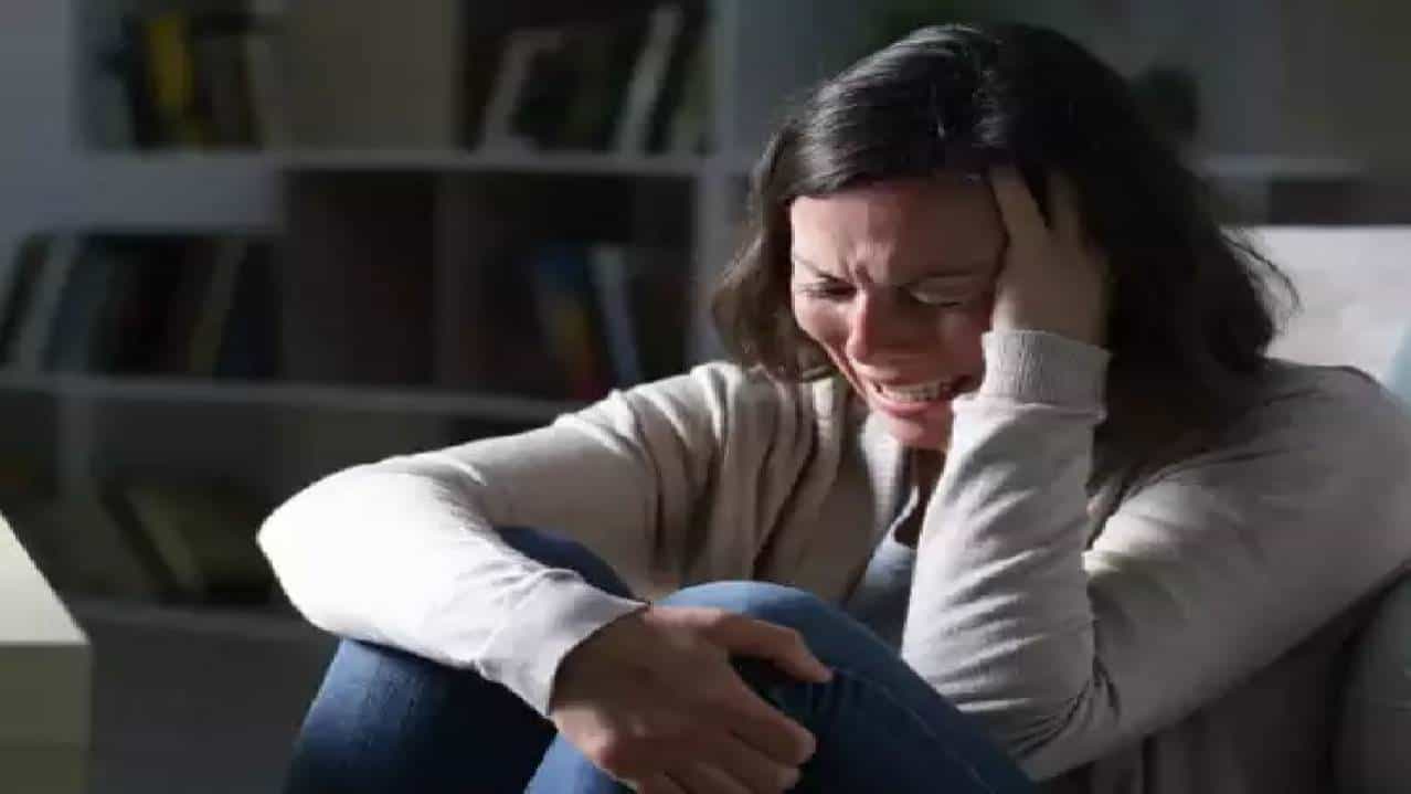 Alzheimer’s: ನಿಮ್ಮ ಈ 5 ದೈನಂದಿನ ಅಭ್ಯಾಸಗಳು ಮರೆವಿನ ಕಾಯಿಲೆಯನ್ನು ಹೆಚ್ಚಿಸಬಹುದು ಎಚ್ಚರದಿಂದಿರಿ Alzheimer’s: ನಿಮ್ಮ ಈ 5 ದೈನಂದಿನ ಅಭ್ಯಾಸಗಳು ಮರೆವಿನ ಕಾಯಿಲೆಯನ್ನು ಹೆಚ್ಚಿಸಬಹುದು ಎಚ್ಚರದಿಂದಿರಿ