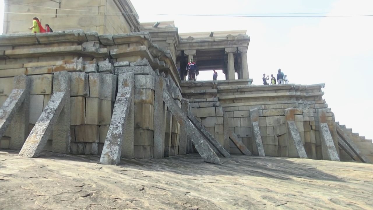 Vindhyagiri Hill: ಅಪಾಯದಲ್ಲಿ ವಿಂಧ್ಯಗಿರಿ -ಬಾಹುಬಲಿ ನೆಲೆಸಿರುವ ಬೆಟ್ಟದಿಂದ ಜಾರಿದೆ ಬೃಹದಾಕಾರದ ಕಲ್ಲುಗಳು, ಪುರಾತತ್ವ ಇಲಾಖೆ ಅಧಿಕಾರಿಗಳು ಜಾರಿದ್ದಾರೆ ನಿದ್ದೆಗೆ!