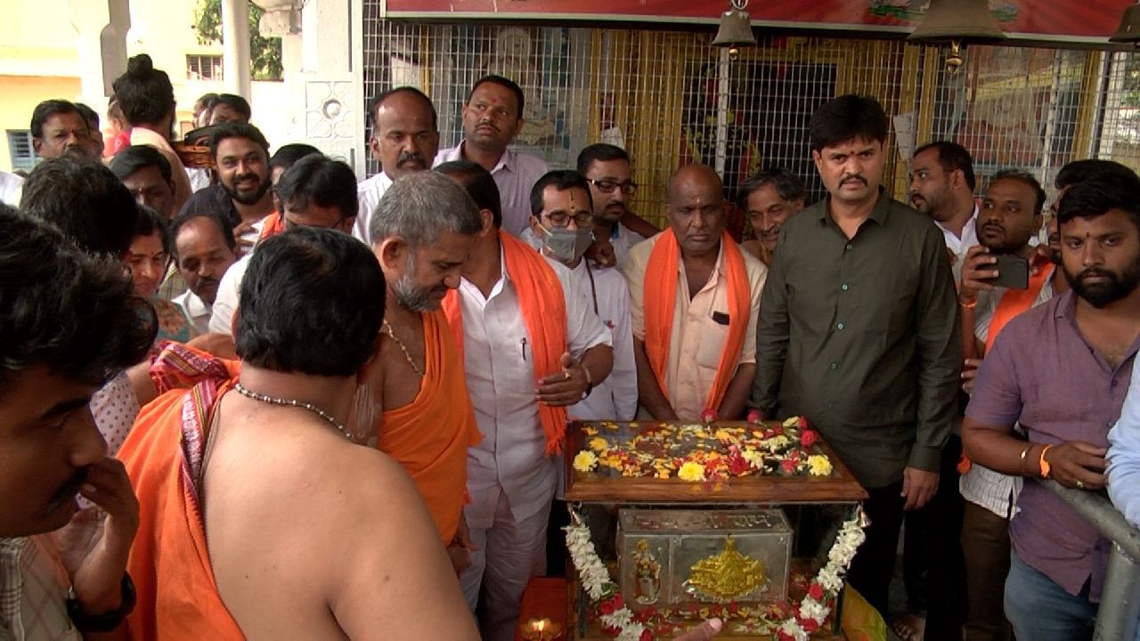 Davangere hindu activists made silver brick to dedicate ayodhya Shriram mandir