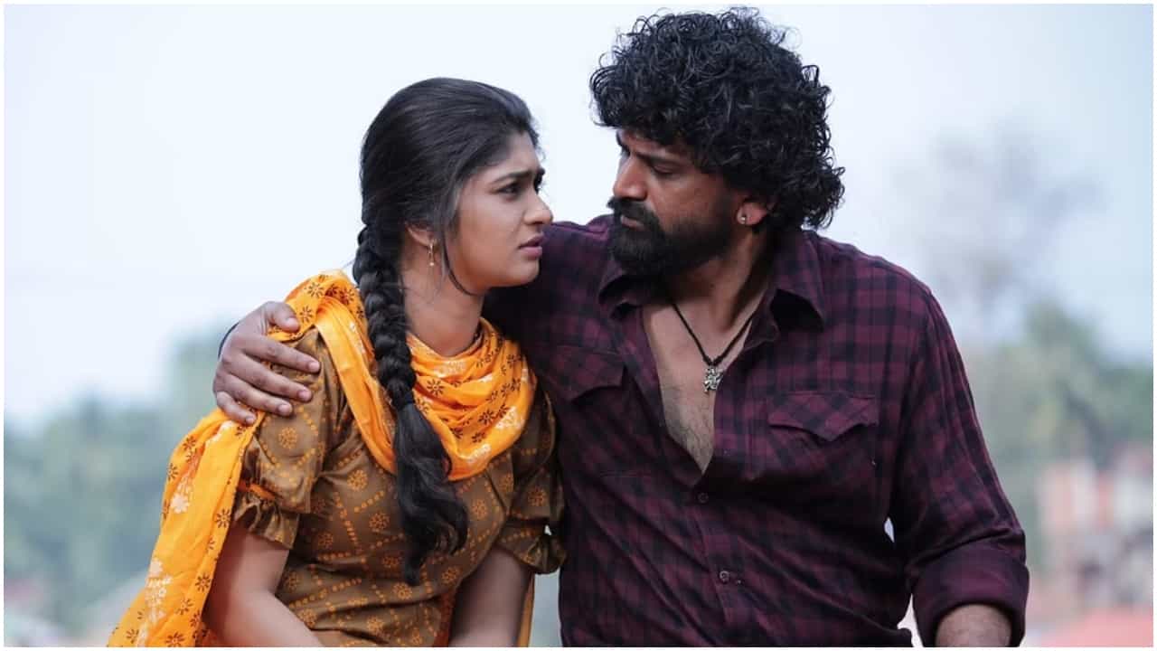 Jamaligudda Review: ಜಮಾಲಿಗುಡ್ಡ ಸಹಜ-ಸುಂದರ; ಪ್ರೇಕ್ಷಕ ನಿರೀಕ್ಷಿಸೋದು ಅದಕ್ಕಿಂತಲೂ ಎತ್ತರ Jamaligudda Review: ಜಮಾಲಿಗುಡ್ಡ ಸಹಜ-ಸುಂದರ; ಪ್ರೇಕ್ಷಕ ನಿರೀಕ್ಷಿಸೋದು ಅದಕ್ಕಿಂತಲೂ ಎತ್ತರ