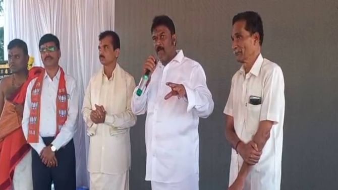 ಉತ್ತರ ಕರ್ನಾಟಕ ಪ್ರತ್ಯೇಕ ರಾಜ್ಯವಾದ್ರೆ ವಿಜಯನಗರ ರಾಜಧಾನಿ ಆಗುತ್ತೆ -ಸಚಿವ ಆನಂದ್ ಸಿಂಗ್ ಉತ್ತರ ಕರ್ನಾಟಕ ಪ್ರತ್ಯೇಕ ರಾಜ್ಯವಾದ್ರೆ ವಿಜಯನಗರ ರಾಜಧಾನಿ ಆಗುತ್ತೆ -ಸಚಿವ ಆನಂದ್ ಸಿಂಗ್
