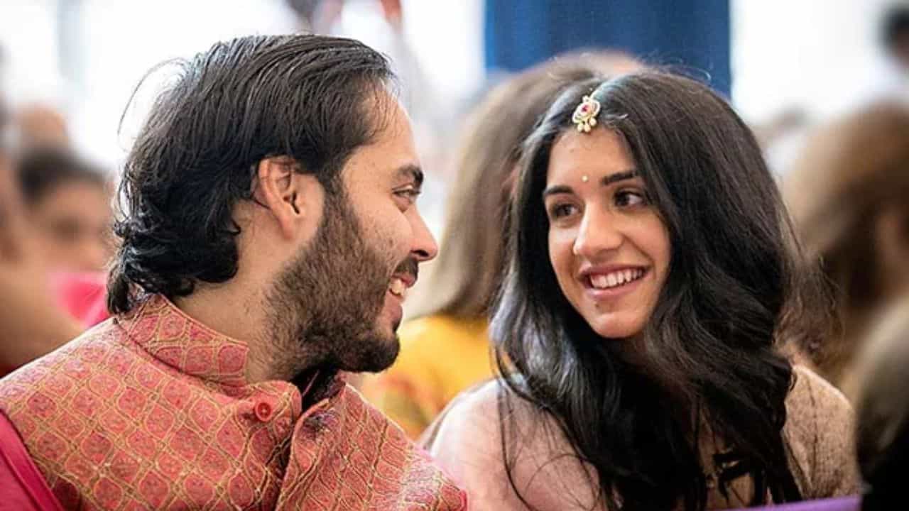 Anant Ambani Engagement: ಮುಕೇಶ್ ಅಂಬಾನಿ ಪುತ್ರನ ಜೊತೆಗೆ ನಿಶ್ಚಿತಾರ್ಥ ಮಾಡಿಕೊಂಡ ರಾಧಿಕಾ ಮರ್ಚೆಂಟ್