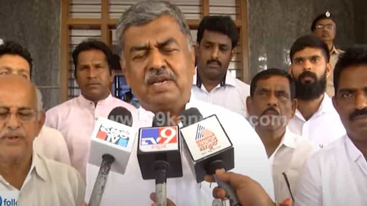 ಕೆ ಎಸ್ ಈಶ್ವರಪ್ಪ ಇನ್ನೂ ಹತ್ತು ಬಾರಿ ಹುಟ್ಟಿಬಂದರೂ ಕಾಂಗ್ರೆಸ್ ಪಕ್ಷವನ್ನು ಬ್ಯಾನ್ ಮಾಡಲಾಗದು: ಬಿಕೆ ಹರಿಪ್ರಸಾದ್ ಕೆ ಎಸ್ ಈಶ್ವರಪ್ಪ ಇನ್ನೂ ಹತ್ತು ಬಾರಿ ಹುಟ್ಟಿಬಂದರೂ ಕಾಂಗ್ರೆಸ್ ಪಕ್ಷವನ್ನು ಬ್ಯಾನ್ ಮಾಡಲಾಗದು: ಬಿಕೆ ಹರಿಪ್ರಸಾದ್
