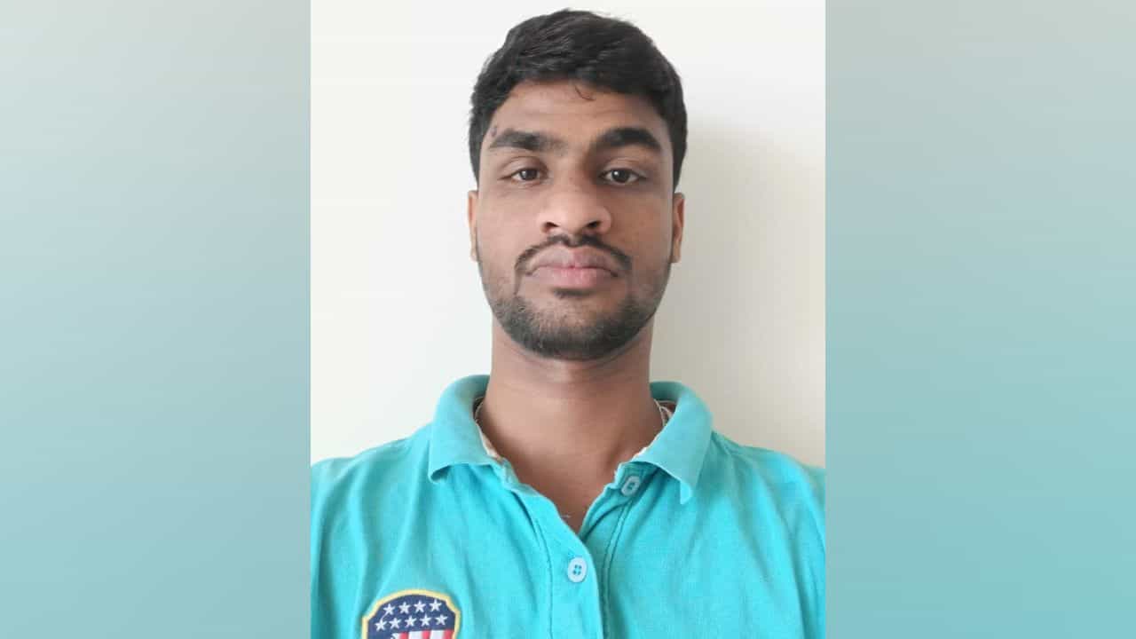 ಪೆನ್ ಡ್ರೈವ್ನಲ್ಲಿದ್ದ ಯುವತಿಯ ಖಾಸಗಿ ಫೋಟೋ ಕಳುಹಿಸಿ ಹಣಕ್ಕಾಗಿ ಬ್ಲಾಕ್ ಮೇಲ್, ಪೆನ್ ಡ್ರೈವ್ ಕಳೆದುಕೊಂಡಿದ್ದಾಕೆಗೆ ಇದೆಂಥಾ ಫಜೀತಿ ಪೆನ್ ಡ್ರೈವ್ನಲ್ಲಿದ್ದ ಯುವತಿಯ ಖಾಸಗಿ ಫೋಟೋ ಕಳುಹಿಸಿ ಹಣಕ್ಕಾಗಿ ಬ್ಲಾಕ್ ಮೇಲ್, ಪೆನ್ ಡ್ರೈವ್ ಕಳೆದುಕೊಂಡಿದ್ದಾಕೆಗೆ ಇದೆಂಥಾ ಫಜೀತಿ