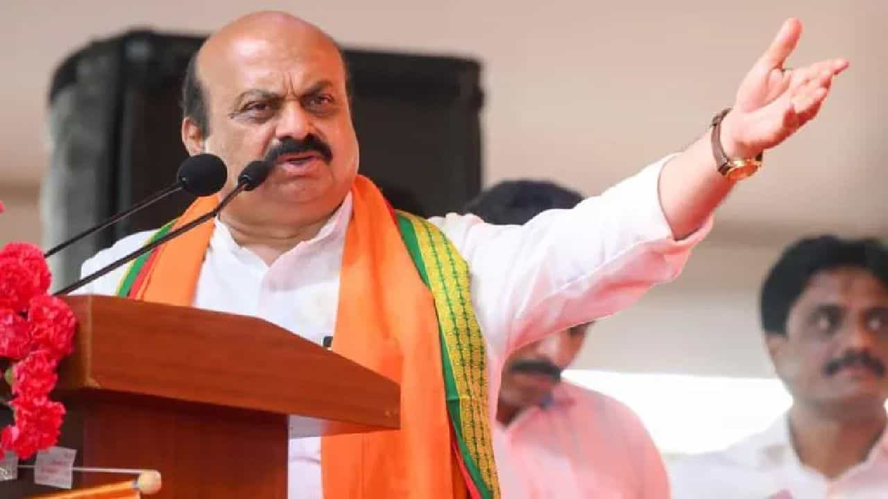 ರಾಜಕೀಯಕ್ಕಾಗಿ ಗಡಿಯಾಚೆ ಸಮಸ್ಯೆ ಸೃಷ್ಟಿ, ಶೀಘ್ರವೇ ವಿಶ್ವ ಕನ್ನಡ ಸಮ್ಮೇಳನ: ಸಿಎಂ ಬೊಮ್ಮಾಯಿ ರಾಜಕೀಯಕ್ಕಾಗಿ ಗಡಿಯಾಚೆ ಸಮಸ್ಯೆ ಸೃಷ್ಟಿ, ಶೀಘ್ರವೇ ವಿಶ್ವ ಕನ್ನಡ ಸಮ್ಮೇಳನ: ಸಿಎಂ ಬೊಮ್ಮಾಯಿ