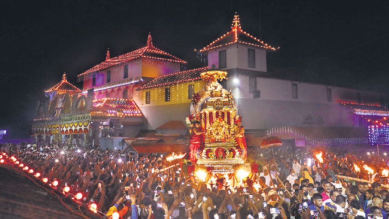 Blog Story: ನಮ್ಮೂರಿನ ಜಾತ್ರೆಯನ್ನು ನೆನಪಿಸಿದೆ ಧರ್ಮಸ್ಥಳ, ನೆನಪಿನ ಗೂಡಿನಲ್ಲಿ ಸದಾ ಕಾಲ ಜೀವಂತ Blog Story: ನಮ್ಮೂರಿನ ಜಾತ್ರೆಯನ್ನು ನೆನಪಿಸಿದೆ ಧರ್ಮಸ್ಥಳ, ನೆನಪಿನ ಗೂಡಿನಲ್ಲಿ ಸದಾ ಕಾಲ ಜೀವಂತ