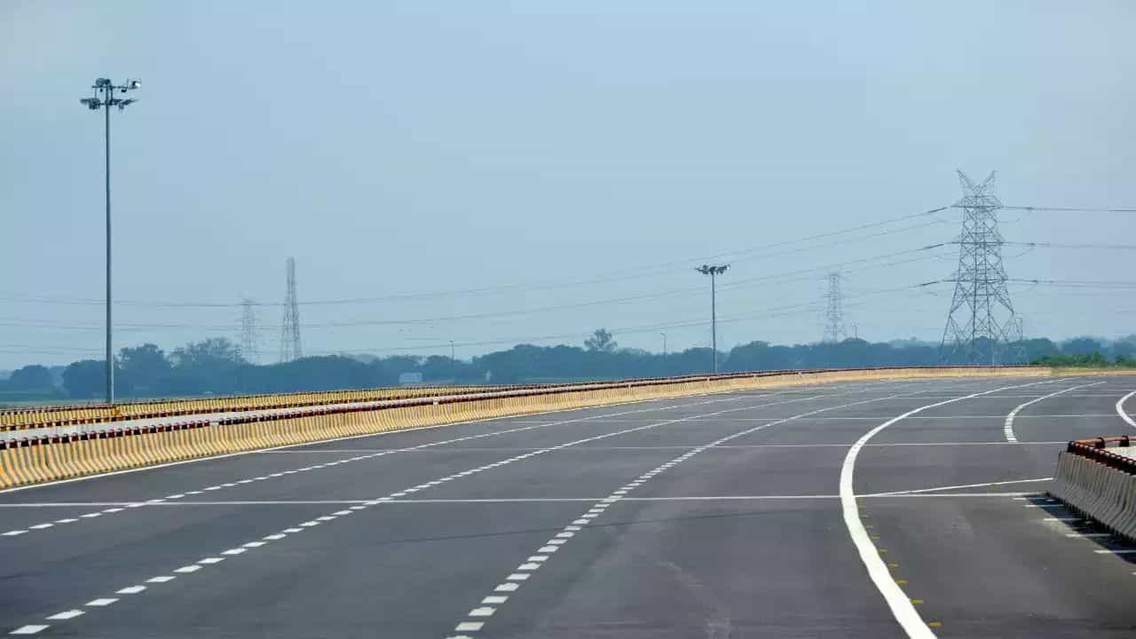 Bengaluru-Tumkuru Highway: ಬೆಂಗಳೂರು-ತುಮಕೂರು ಚತುಷ್ಪಥ ರಸ್ತೆ 2025ಕ್ಕೆ ದಶಪಥ ಹೆದ್ದಾರಿ Bengaluru-Tumkuru Highway: ಬೆಂಗಳೂರು-ತುಮಕೂರು ಚತುಷ್ಪಥ ರಸ್ತೆ 2025ಕ್ಕೆ ದಶಪಥ ಹೆದ್ದಾರಿ