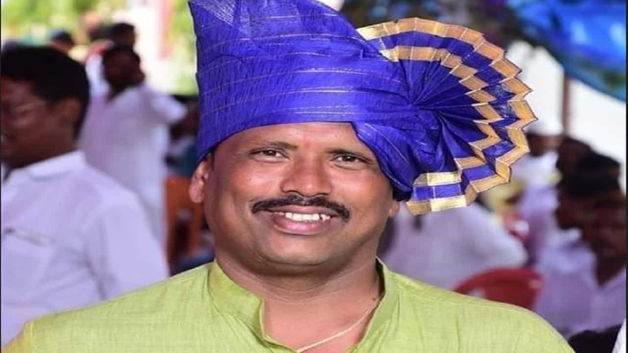 ಕಲಬುರಗಿ ಬಿಜೆಪಿ ಮುಖಂಡ ವಿಡಿಯೋ ರಿಲೀಸ್ ಮಾಡಿದ ಬೆನ್ನಲ್ಲೇ ಪ್ರಿಯಾಂಕ್ ಖರ್ಗೆ ಬೆಂಬಲಿಗ ಅರೆಸ್ಟ್! ಕಲಬುರಗಿ ಬಿಜೆಪಿ ಮುಖಂಡ ವಿಡಿಯೋ ರಿಲೀಸ್ ಮಾಡಿದ ಬೆನ್ನಲ್ಲೇ ಪ್ರಿಯಾಂಕ್ ಖರ್ಗೆ ಬೆಂಬಲಿಗ ಅರೆಸ್ಟ್!
