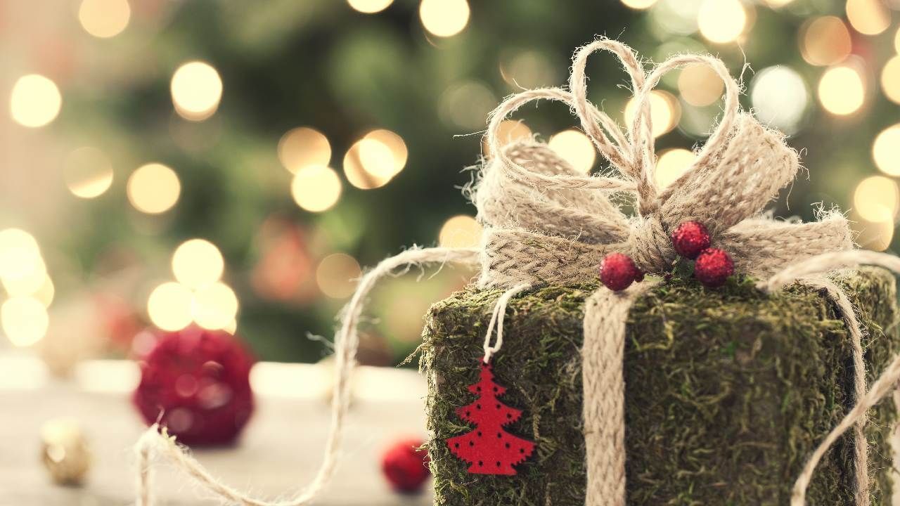 Christmas 2022: ಕ್ರಿಸ್ಮಸ್ ಹಬ್ಬದ ಇತಿಹಾಸ, ಮಹತ್ವ ಮತ್ತು ಆಚರಿಸುವ ವಿಧಾನಗಳ ಕುರಿತು ಮಾಹಿತಿ ಇಲ್ಲಿವೆ Christmas 2022: ಕ್ರಿಸ್ಮಸ್ ಹಬ್ಬದ ಇತಿಹಾಸ, ಮಹತ್ವ ಮತ್ತು ಆಚರಿಸುವ ವಿಧಾನಗಳ ಕುರಿತು ಮಾಹಿತಿ ಇಲ್ಲಿವೆ