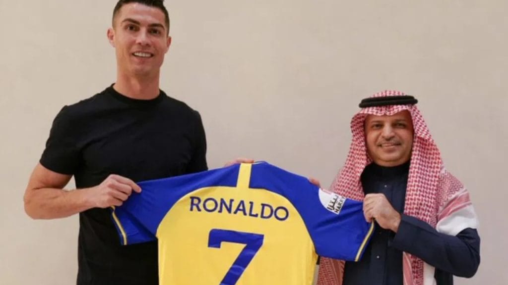 Cristiano Ronaldo joins Saudi club Al Nassr for Rs 1770 crore annual salary sports news kannada