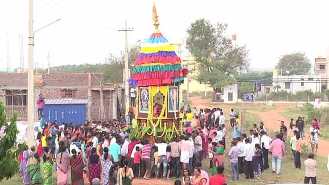 ಬೆಣ್ಣೆನಗರಿ ದಾವಣಗೆರೆಯಲ್ಲೊಂದು ವಿಶೇಷ ಜಾತ್ರೆ: ಸಮಾನತೆಯ ಪ್ರತಿರೂಪ, ಸ್ತ್ರೀ ಕೈ ಹಾಕಿದ್ರೆ ಮಾತ್ರ ಇಲ್ಲಿ ತೇರು ಮುಂದೆ ಸಾಗೋದು