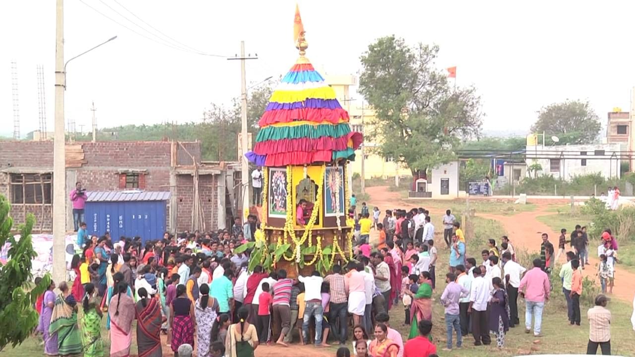 ಧನುರ್ಮಾಸ ಬಂದ್ರೆ ಸಾಕು ದಾವಣಗೆರೆ ಸೇರಿದಂತೆ ಸುತ್ತಮುತ್ತಲಿನ ಮಹಿಳೆಯರು ಈ ಪುಣ್ಯ ಕ್ಷೇತ್ರಕ್ಕೆ ಬಂದು ರಥೋತ್ಸವದಲ್ಲಿ ಪಾಲ್ಗೊಳ್ಳುತ್ತಾರೆ. ಸಮಾನತೆಯ  ಪ್ರತಿರೂಪ ಎಂಬಂತೆ ಇಲ್ಲಿ ನಡೆಯೋ ರಥೋತ್ಸವ ನಿಜಕ್ಕೂ ಭಕ್ತರ ಮನಸೆಳೆದಿದೆ. 