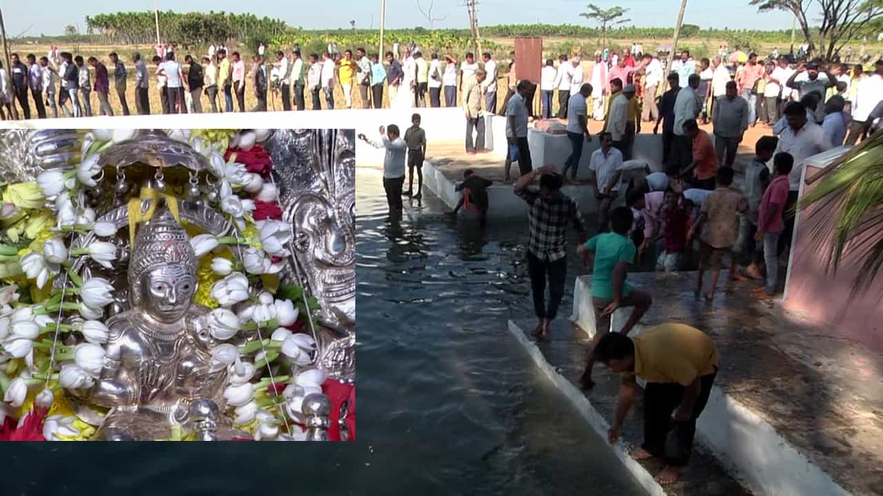 ವರ್ಷದಲ್ಲಿ 2 ದಿನ ನಡೆಯುವ ಮಹೇಶ್ವರ ಜಾತ್ರೆಯಲ್ಲಿ ಪಾಲ್ಗೊಳ್ಳುವ ಭಾಗ್ಯ ಹೆಣ್ಣು ಮಕ್ಕಳಿಗಿಲ್ಲ! ಪುರುಷರ ಭಕ್ತಿಭಾವವೇ ಇಲ್ಲಿ ಪ್ರಧಾನ ವರ್ಷದಲ್ಲಿ 2 ದಿನ ನಡೆಯುವ ಮಹೇಶ್ವರ ಜಾತ್ರೆಯಲ್ಲಿ ಪಾಲ್ಗೊಳ್ಳುವ ಭಾಗ್ಯ ಹೆಣ್ಣು ಮಕ್ಕಳಿಗಿಲ್ಲ! ಪುರುಷರ ಭಕ್ತಿಭಾವವೇ ಇಲ್ಲಿ ಪ್ರಧಾನ
