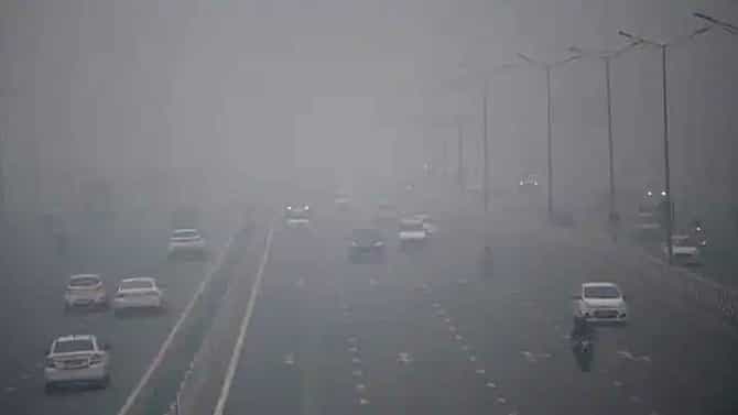 Dense Fog: ದೆಹಲಿಯಲ್ಲಿ ದಟ್ಟ ಹೊಂಜು; 100ಕ್ಕೂ ಹೆಚ್ಚು ವಿಮಾನಗಳು ತಡ, 2 ವಿಮಾನಗಳ ಮಾರ್ಗ ಬದಲಾವಣೆ