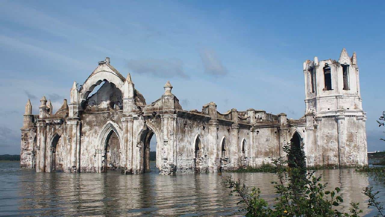 Floating Church: ಕರ್ನಾಟಕದಲ್ಲಿದೆ ನಿಮ್ಮನ್ನು ಅಚ್ಚರಿಗೊಳಿಸುವ ತೇಲುವ ಚರ್ಚ್​