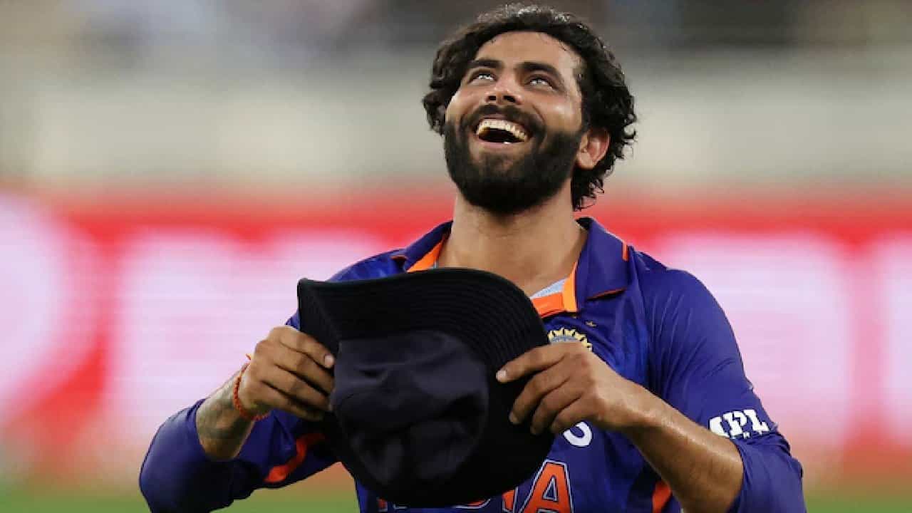 Ravindra Jadeja: ಪೋಸ್ಟ್ ಆಫೀಸ್ ಯೋಜನೆಯಲ್ಲಿ ಹೂಡಿಕೆ ಮಾಡಿರುವ ರವೀಂದ್ರ ಜಡೇಜಾ Ravindra Jadeja: ಪೋಸ್ಟ್ ಆಫೀಸ್ ಯೋಜನೆಯಲ್ಲಿ ಹೂಡಿಕೆ ಮಾಡಿರುವ ರವೀಂದ್ರ ಜಡೇಜಾ