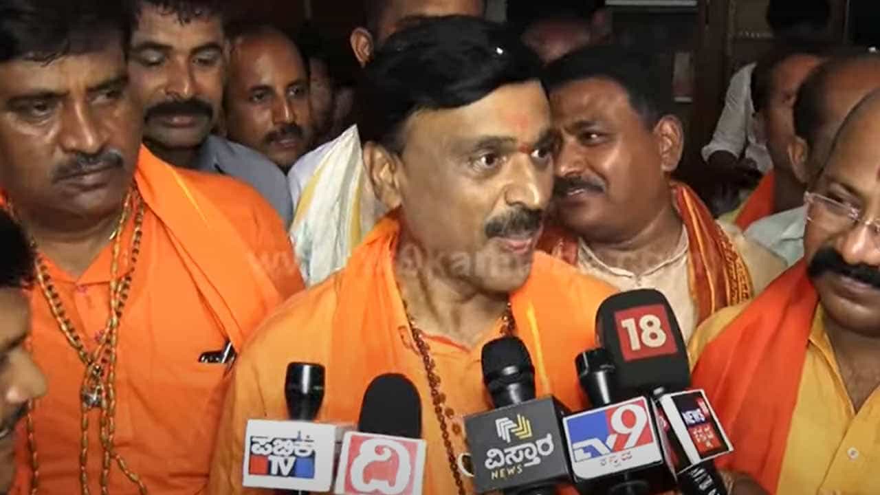 ಗಂಗಾವತಿಯನ್ನೇ ಆಯ್ಕೆ ಮಾಡಿಕೊಂಡಿದ್ಯಾಕೆ? ಕೊನೆಗೂ ಕಾರಣ ಕೊಟ್ಟ ಜನಾರ್ದನ ರೆಡ್ಡಿ ಗಂಗಾವತಿಯನ್ನೇ ಆಯ್ಕೆ ಮಾಡಿಕೊಂಡಿದ್ಯಾಕೆ? ಕೊನೆಗೂ ಕಾರಣ ಕೊಟ್ಟ ಜನಾರ್ದನ ರೆಡ್ಡಿ