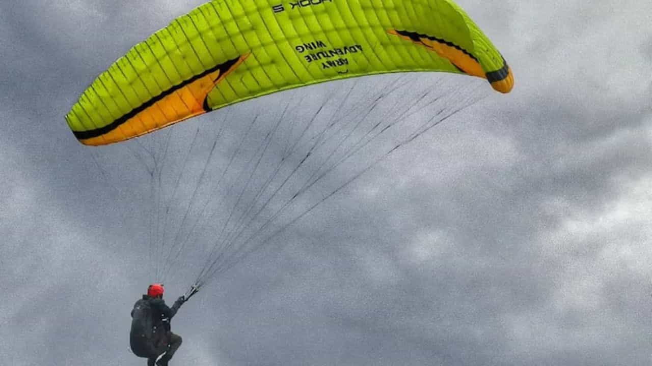Gujarat Paragliding Accident: ಪ್ಯಾರಾಗ್ಲೈಡಿಂಗ್ ಮಾಡುವ ವೇಳೆ ದಕ್ಷಿಣ ಕೊರಿಯಾದ ವ್ಯಕ್ತಿ ಬಿದ್ದು ಸಾವು Gujarat Paragliding Accident: ಪ್ಯಾರಾಗ್ಲೈಡಿಂಗ್ ಮಾಡುವ ವೇಳೆ ದಕ್ಷಿಣ ಕೊರಿಯಾದ ವ್ಯಕ್ತಿ ಬಿದ್ದು ಸಾವು