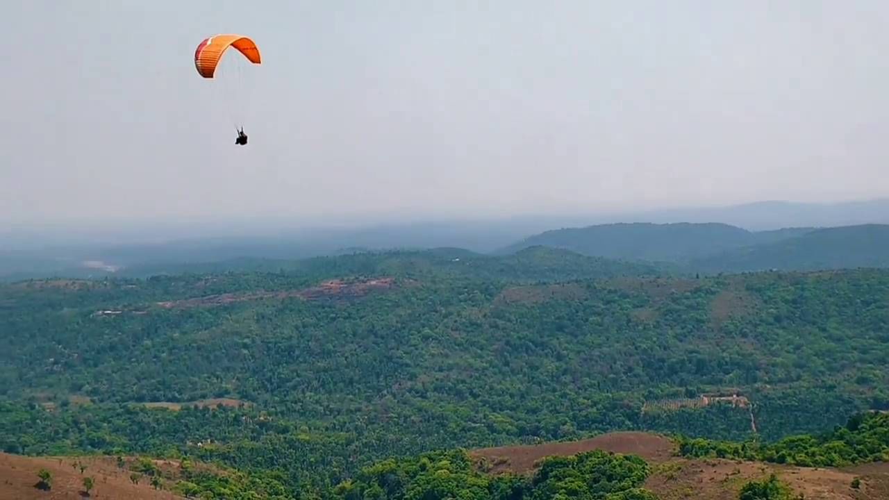 ಸಕಲೇಶಪುರದಲ್ಲಿ ಪ್ಯಾರಾಗ್ಲೈಡಿಂಗ್