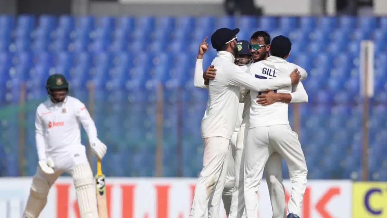 IND vs BAN: ಬಾಂಗ್ಲಾ ಹುಲಿಗಳ ಮೇಲೆ ಭಾರತದ ಸವಾರಿ; ಟೀಂ ಇಂಡಿಯಾ ಗೆಲುವಿಗೆ 4 ವಿಕೆಟ್ ಬಾಕಿ..! IND vs BAN: ಬಾಂಗ್ಲಾ ಹುಲಿಗಳ ಮೇಲೆ ಭಾರತದ ಸವಾರಿ; ಟೀಂ ಇಂಡಿಯಾ ಗೆಲುವಿಗೆ 4 ವಿಕೆಟ್ ಬಾಕಿ..!