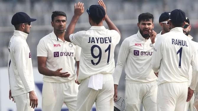 IND vs BAN 2nd Test: ಉಮೇಶ್- ಅಶ್ವಿನ್ ದಾಳಿಗೆ ತತ್ತರಿಸಿದ ಬಾಂಗ್ಲಾ; 227 ರನ್ಗಳಿಗೆ ಆಲೌಟ್..! IND vs BAN 2nd Test: ಉಮೇಶ್- ಅಶ್ವಿನ್ ದಾಳಿಗೆ ತತ್ತರಿಸಿದ ಬಾಂಗ್ಲಾ; 227 ರನ್ಗಳಿಗೆ ಆಲೌಟ್..!