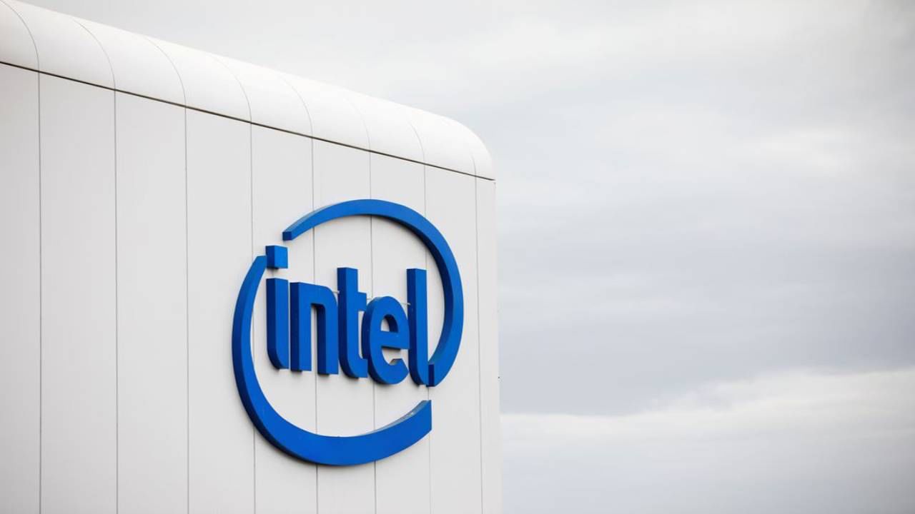 Intel: 200 ಉದ್ಯೋಗಿಗಳ ವಜಾಕ್ಕೆ ಇಂಟೆಲ್ ಚಿಂತನೆ; ಕಾರ್ಖಾನೆ ಕೆಲಸಗಾರರಿಗೆ 3 ತಿಂಗಳ ವೇತನ ರಹಿತ ರಜೆ Intel: 200 ಉದ್ಯೋಗಿಗಳ ವಜಾಕ್ಕೆ ಇಂಟೆಲ್ ಚಿಂತನೆ; ಕಾರ್ಖಾನೆ ಕೆಲಸಗಾರರಿಗೆ 3 ತಿಂಗಳ ವೇತನ ರಹಿತ ರಜೆ